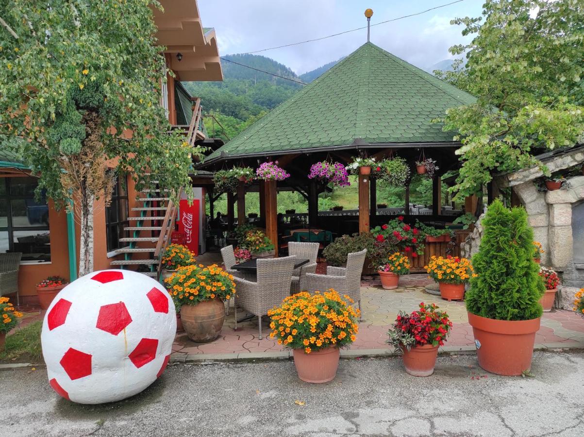 Restoran Filipovic Hotel Nova Varos Exterior photo